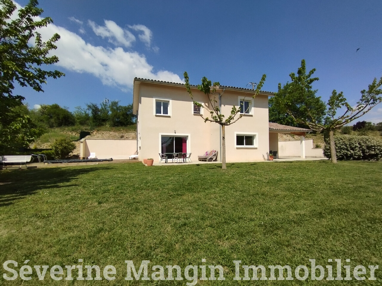 Maison 5 pièces - 148m² - GRANGES LES BEAUMONT