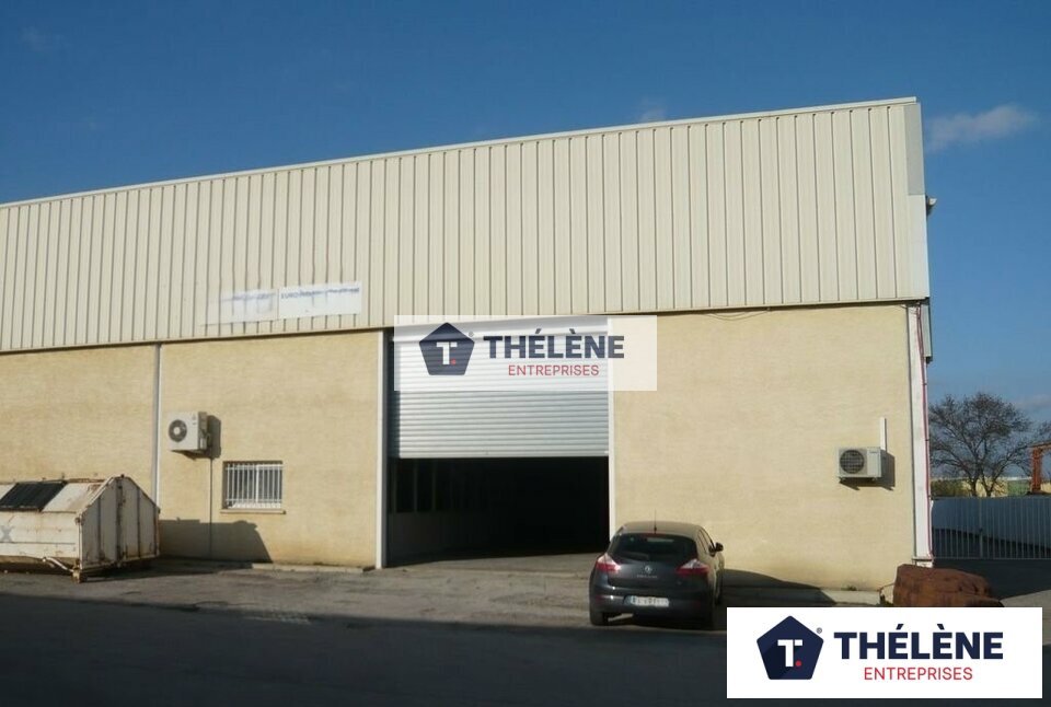 Local industriel  - 340m² - ST JEAN DE VEDAS