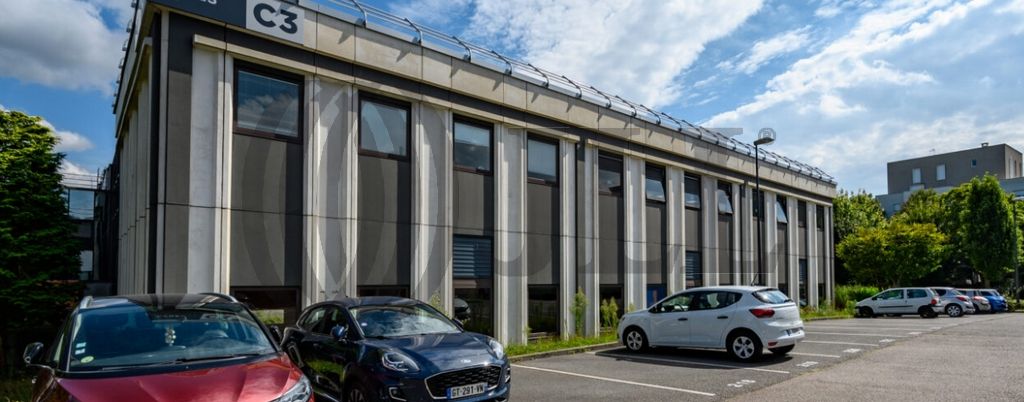 Local industriel  - 597m² - CERGY