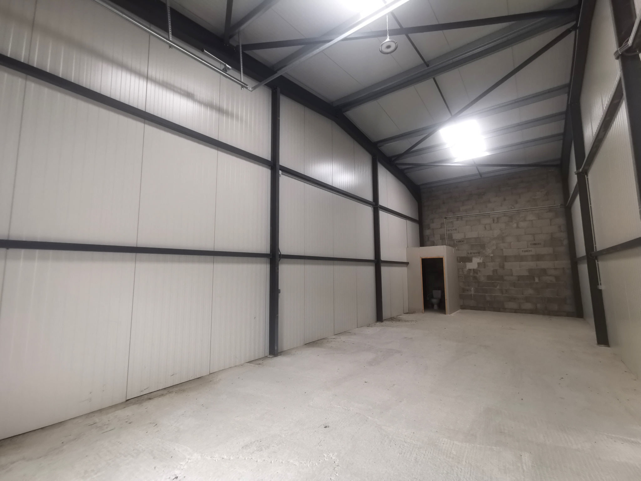 Local industriel  - 70m² - RUY