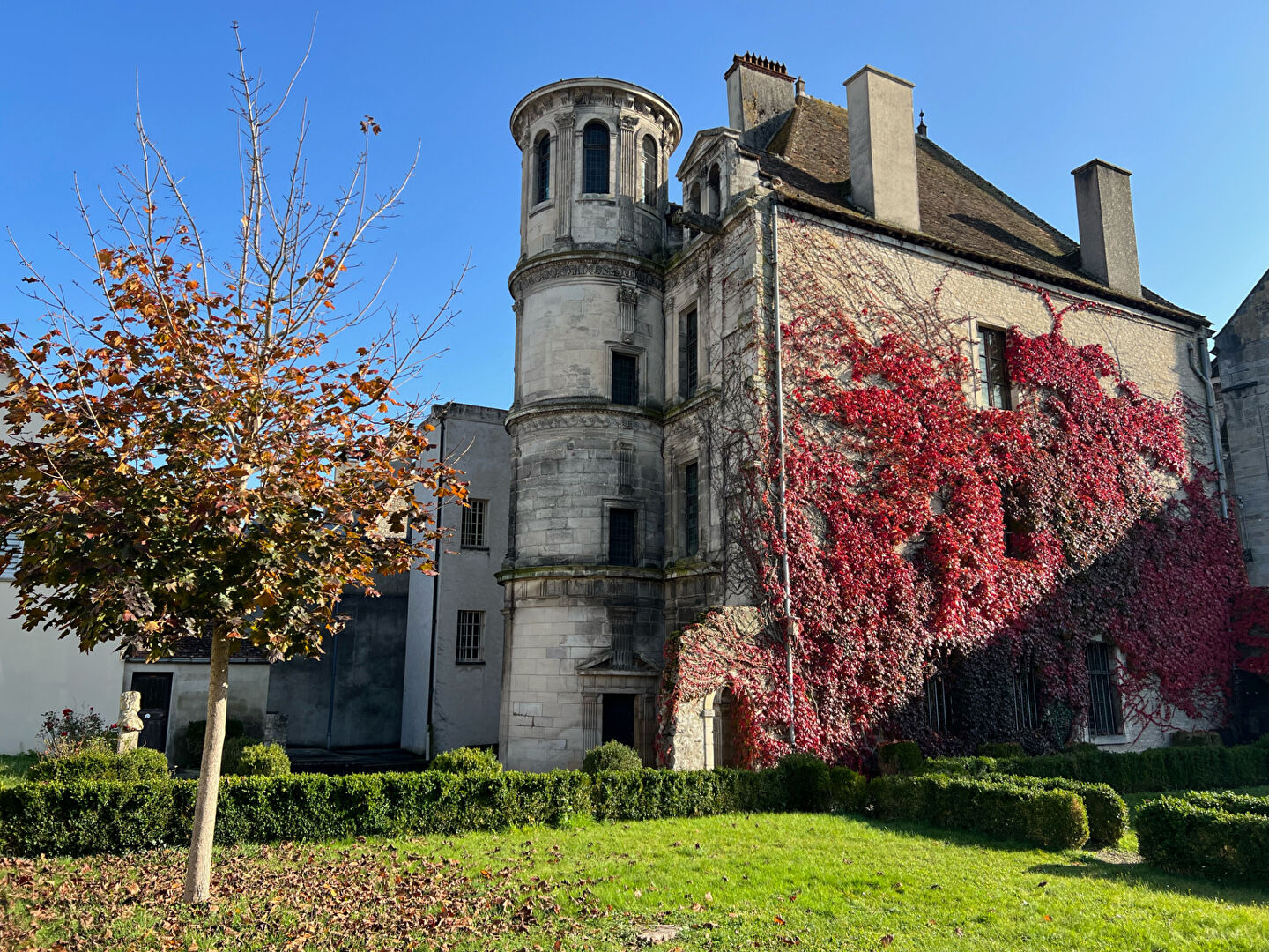 Maison 10 pièces - 750m²