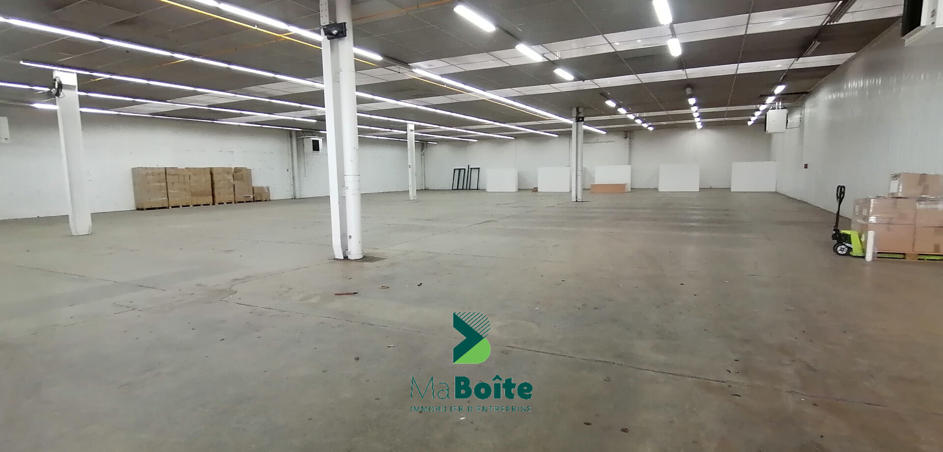 Local industriel  - 1 500m²