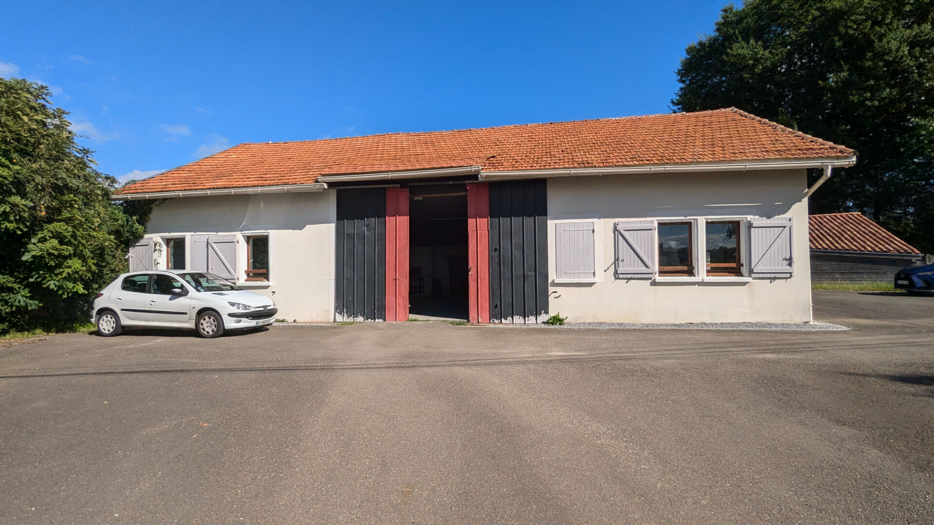 Local industriel  - 213m²