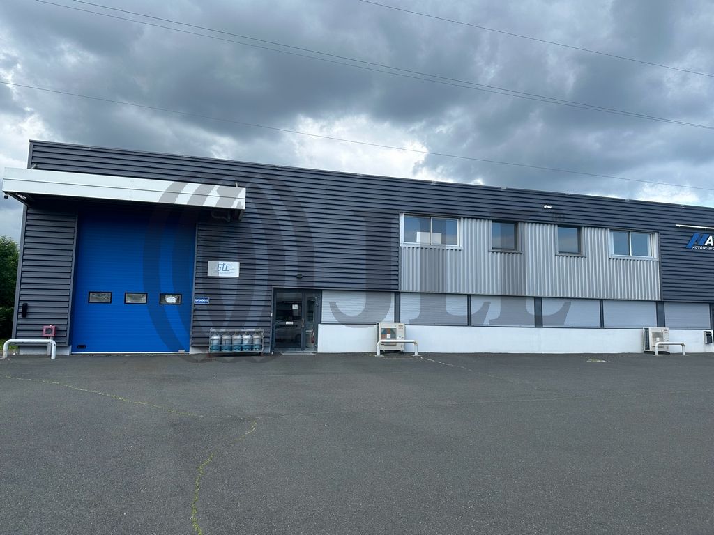 Local industriel  - 438m² - LOZANNE