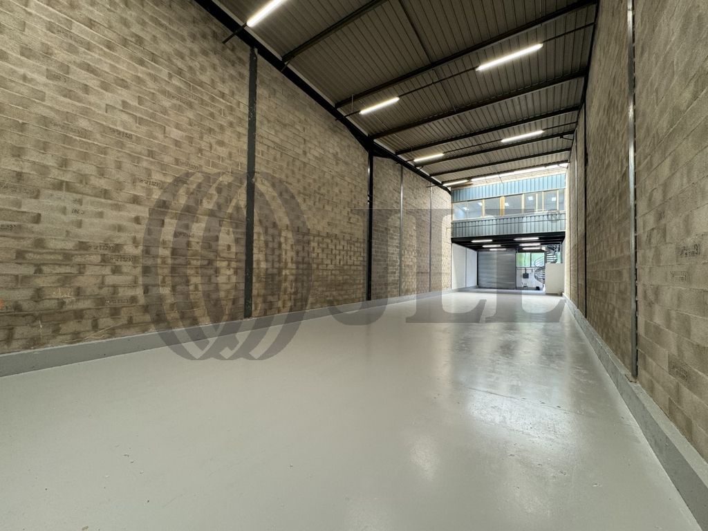 Local industriel  - 9 596m² - NOISY LE GRAND