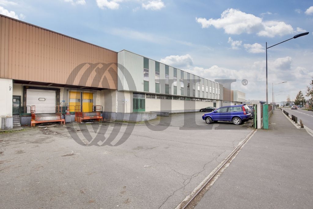 Local industriel  - 11 000m² - MORANGIS