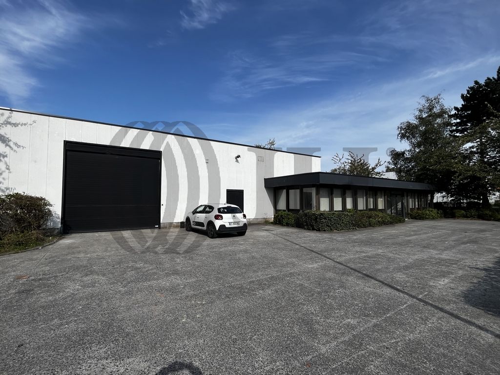 Local industriel  - 1 140m² - FRETIN