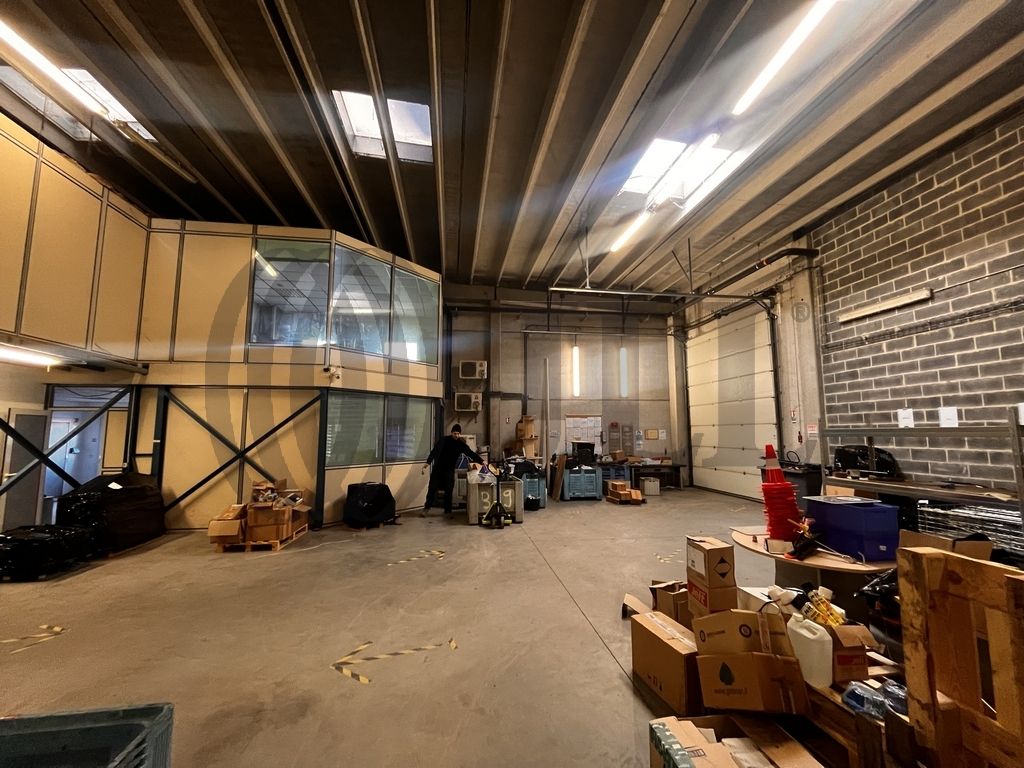 Local industriel  - 500m² - FRETIN