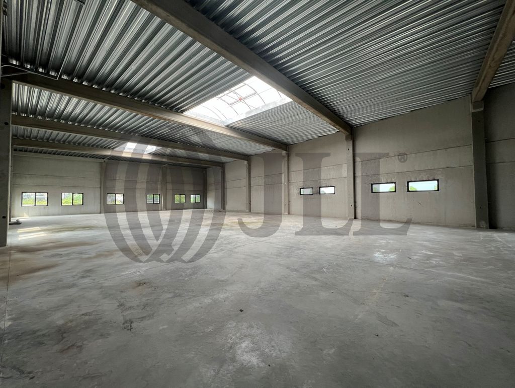 Local industriel  - 1 500m² - VILLIERS LE BEL