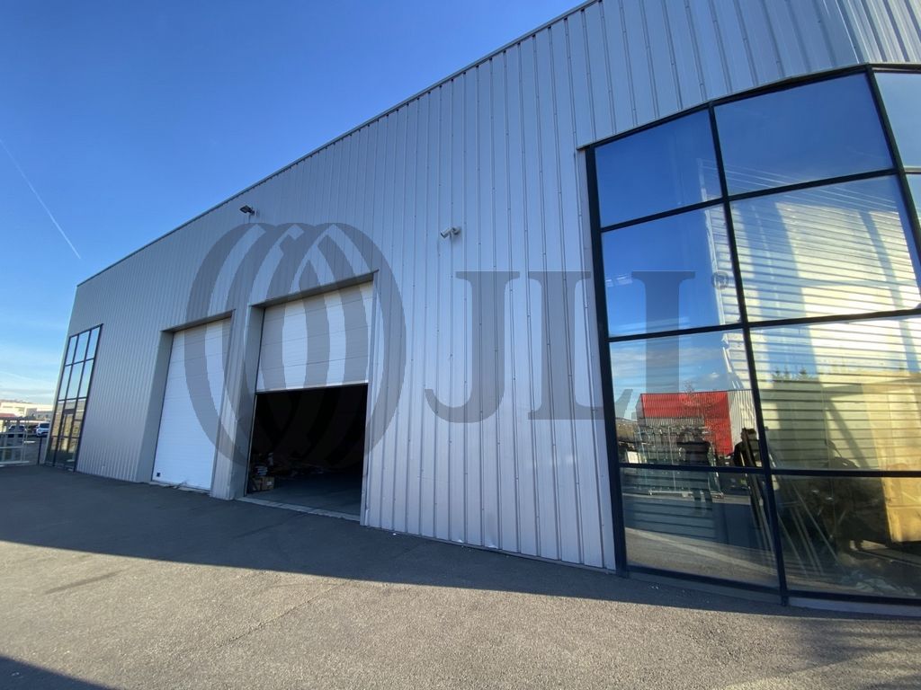 Local industriel  - 1 557m² - MORNANT