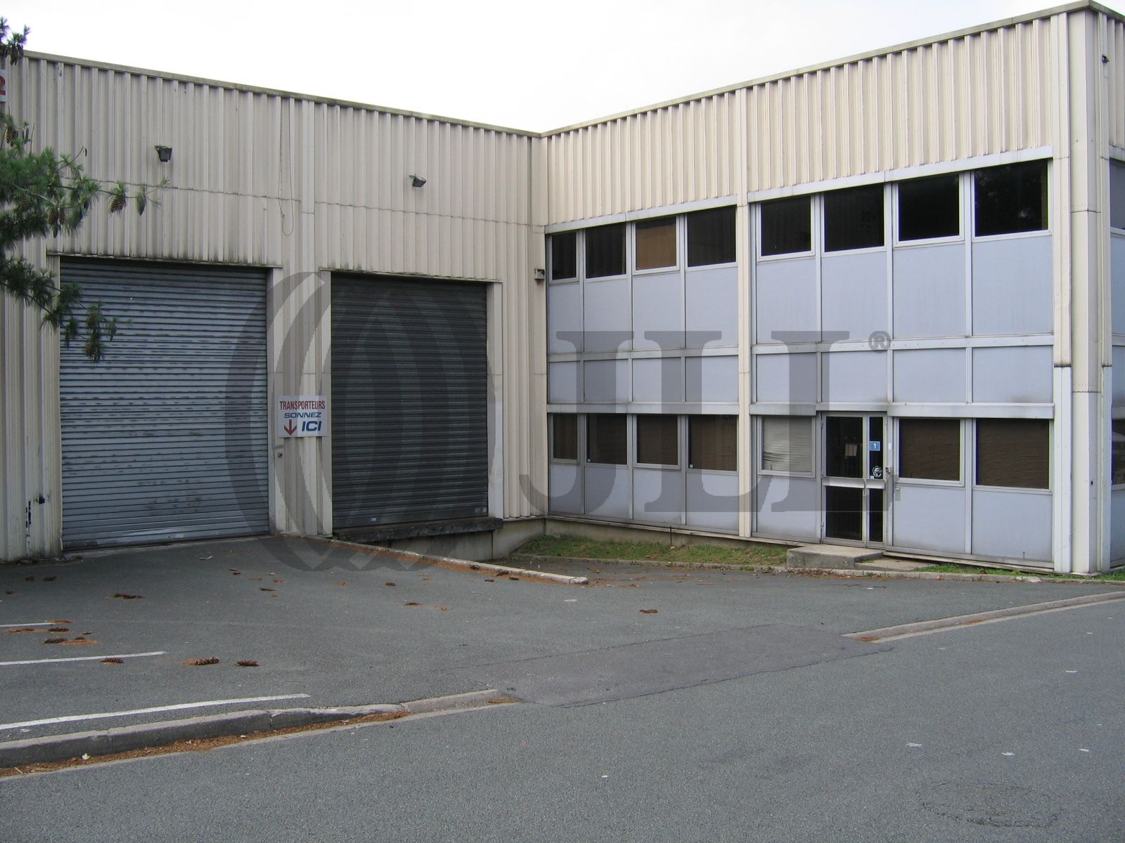 Local industriel  - 698m² - AULNAY SOUS BOIS