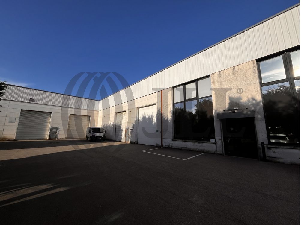 Local industriel  - 700m² - LESQUIN