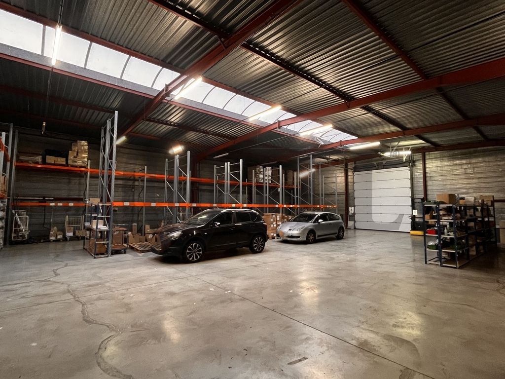 Local industriel  - 500m² - FRETIN