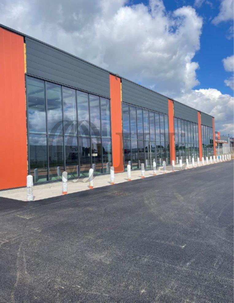 Local industriel  - 1 000m² - VINZELLES