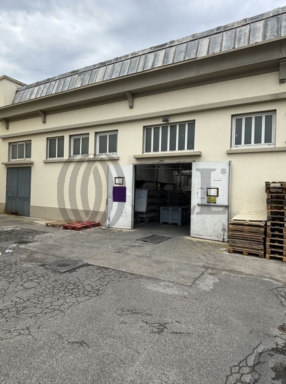 Local industriel  - 570m² - MARSEILLE  - 13ème