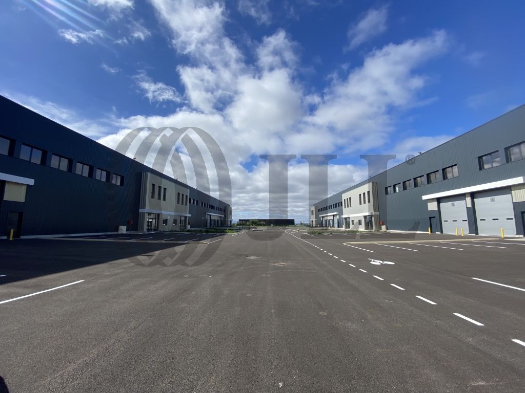 Local industriel  - 2 139m² - ST BONNET DE MURE