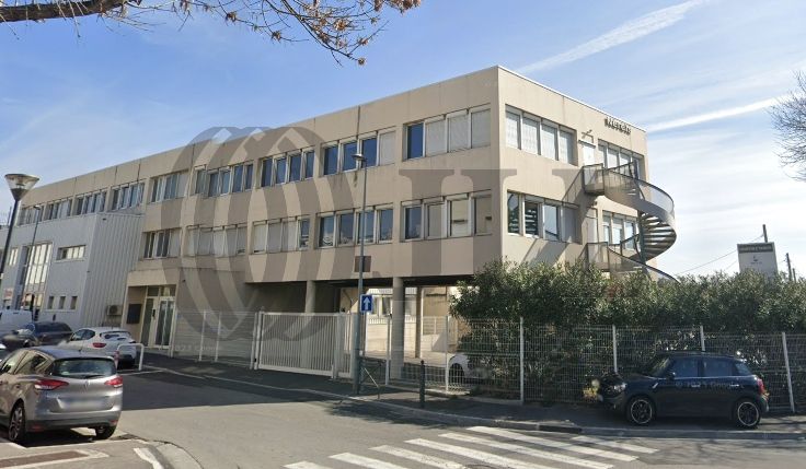 Local Professionnel  - 424m² - MARSEILLE  - 16ème