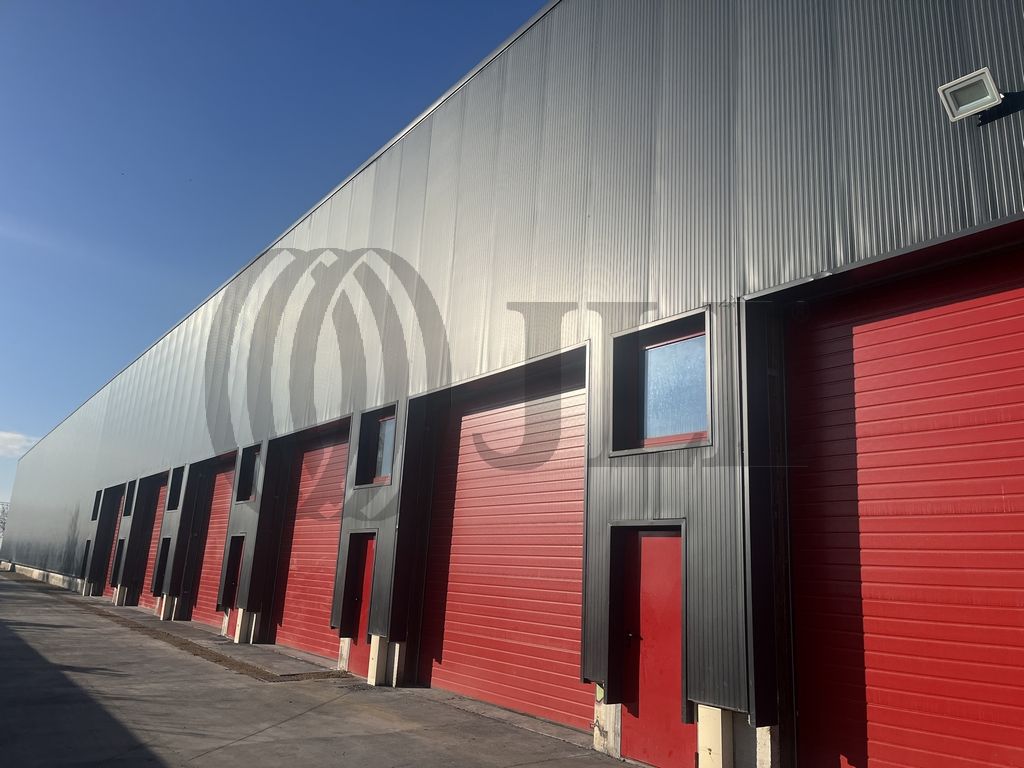 Local industriel  - 1 200m² - ST GERMAIN LES ARPAJON