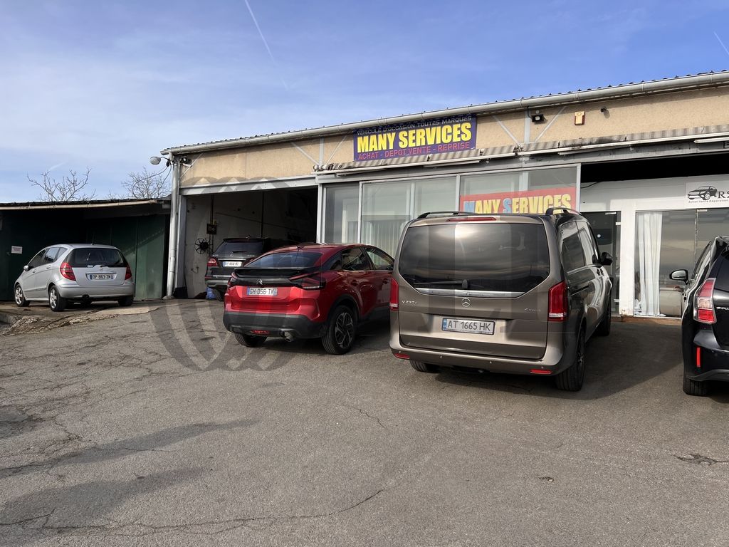 Local industriel  - 1 259m² - LINAS