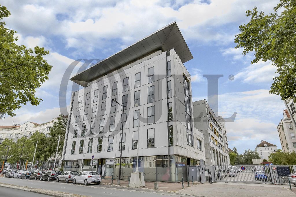 Local Professionnel  - 3 100m² - RUEIL MALMAISON