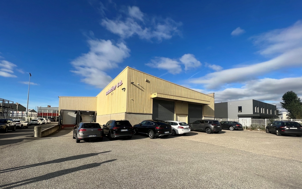 Local industriel  - 4 596m² - VENISSIEUX