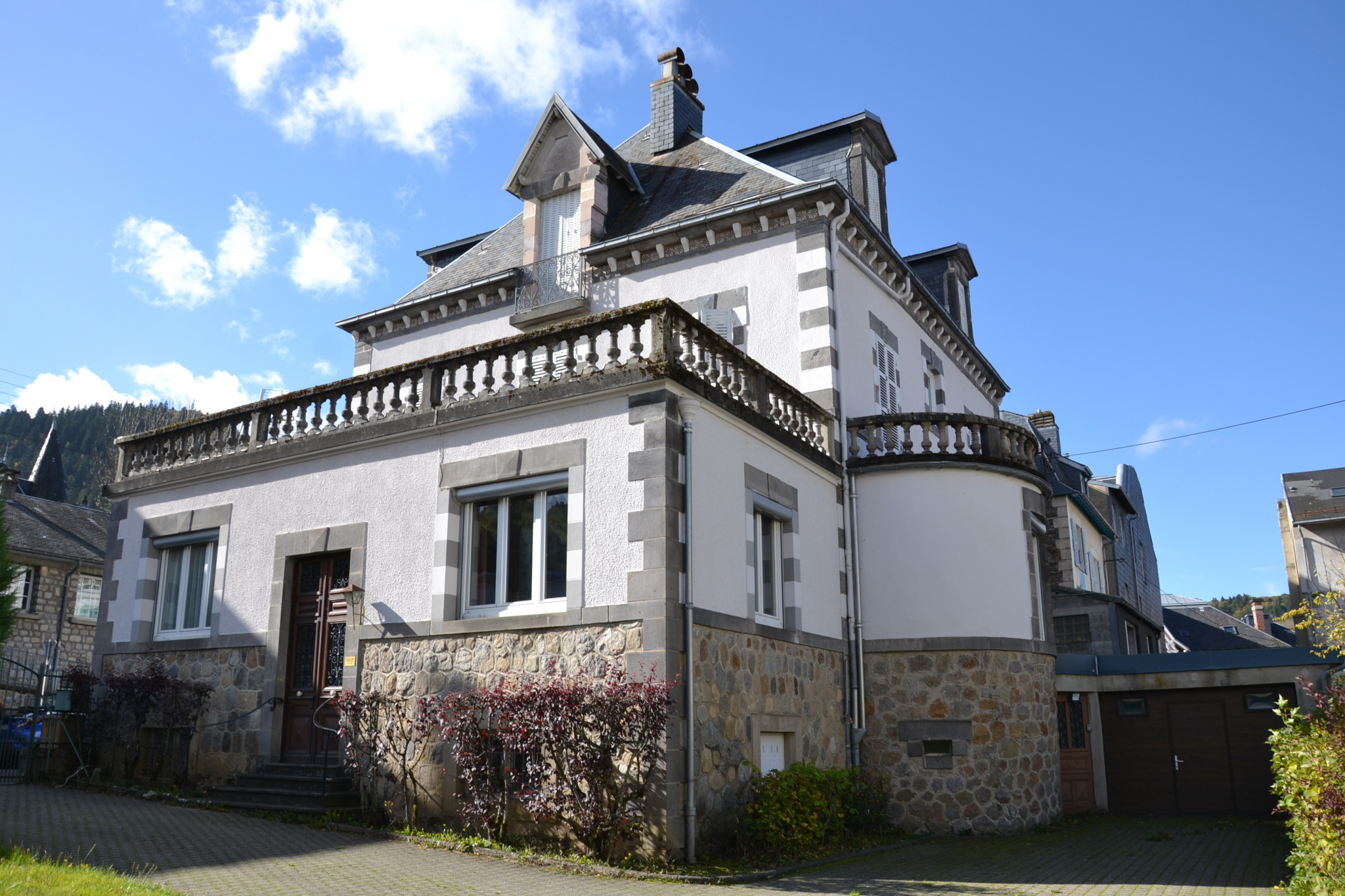 Maison 12 pièces - 290m² - LA BOURBOULE