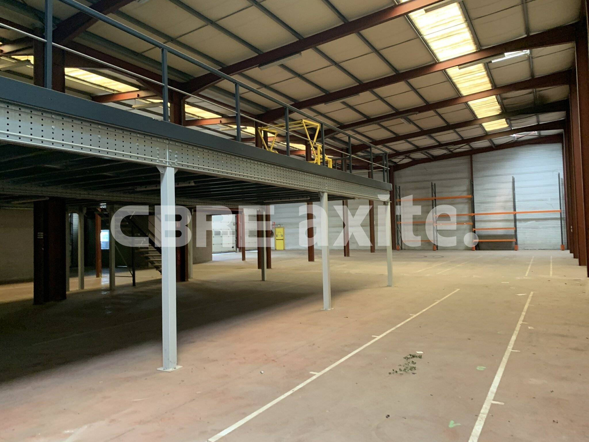 Local industriel  - 1 500m² - ARGONAY