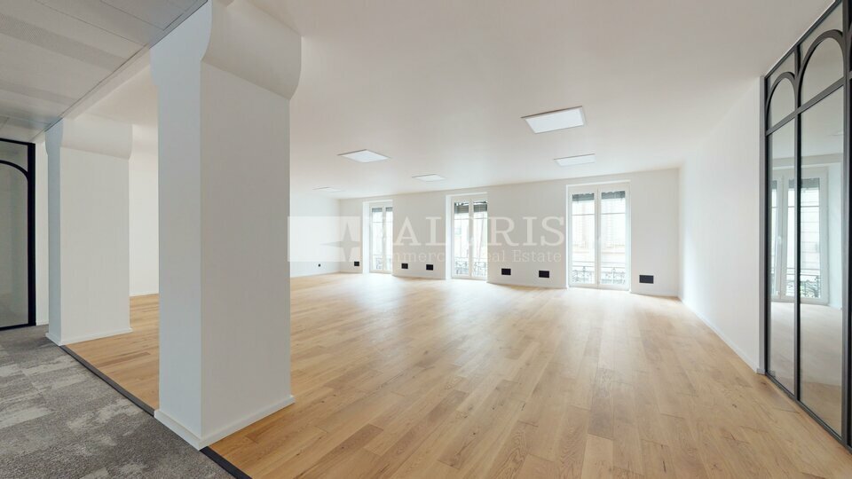 Local Professionnel  - 293m² - LYON  - 1er