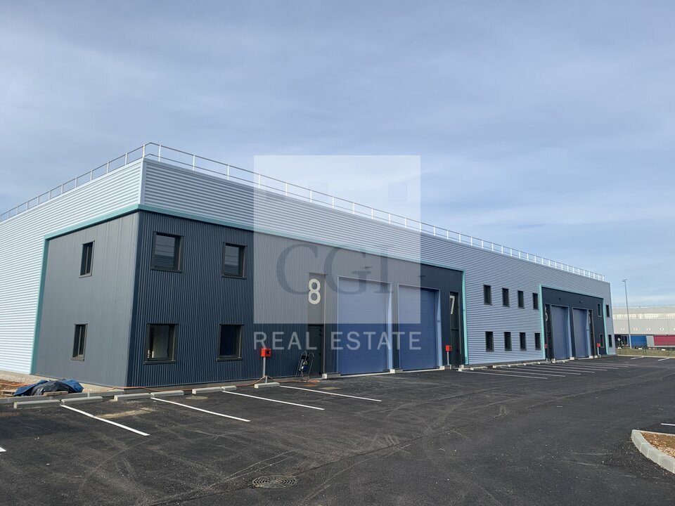 Local industriel  - 2 371m² - ST VULBAS