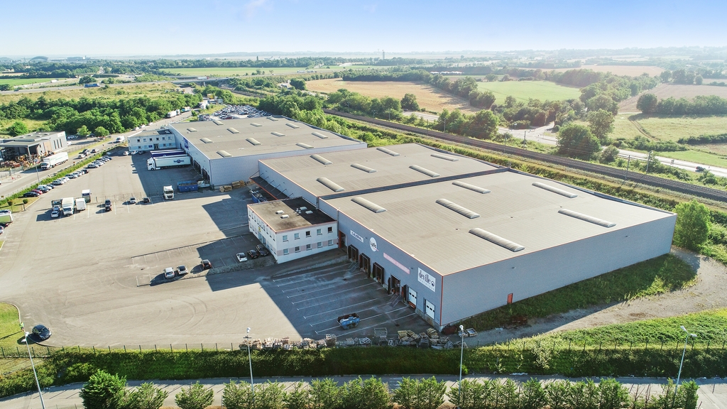 Local industriel  - 3 461m² - ST LAURENT DE MURE