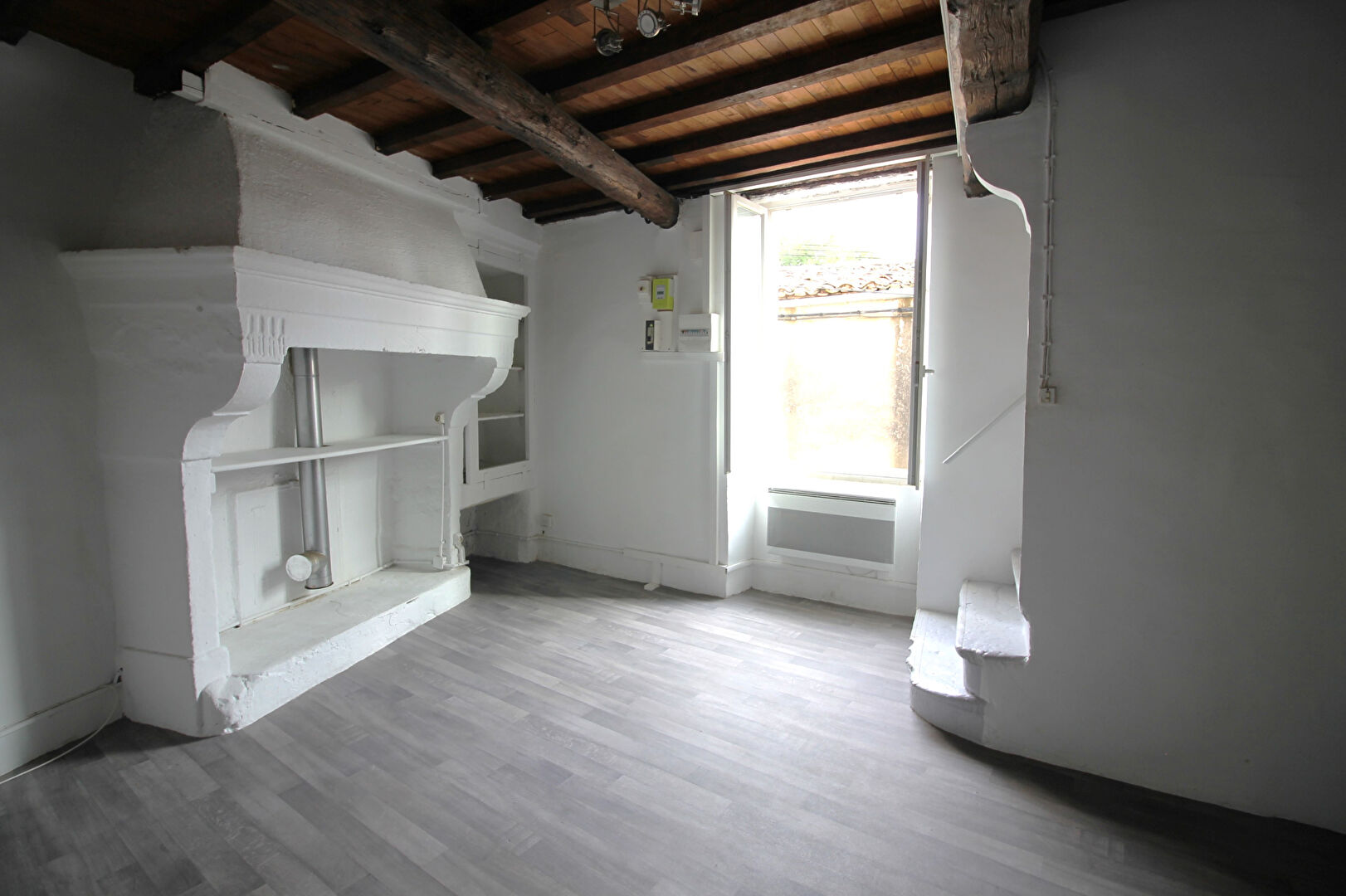 Maison 2 pièces - 77m² - NIMES