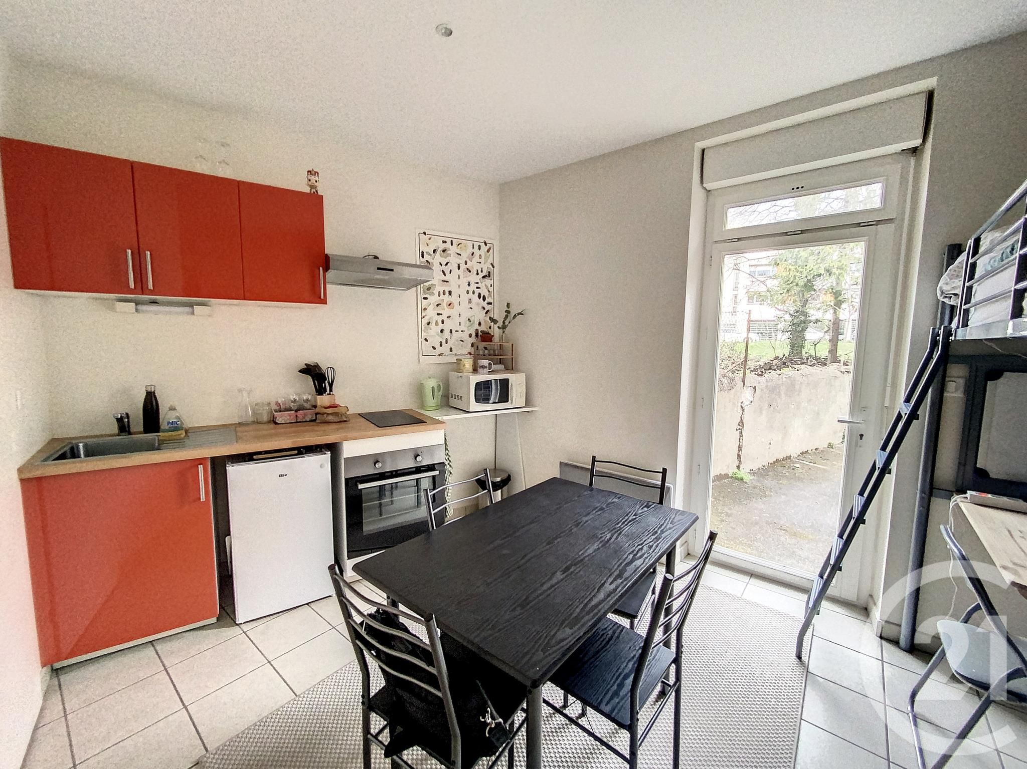 Appartement 1 pièce - 15m² - CLERMONT FERRAND