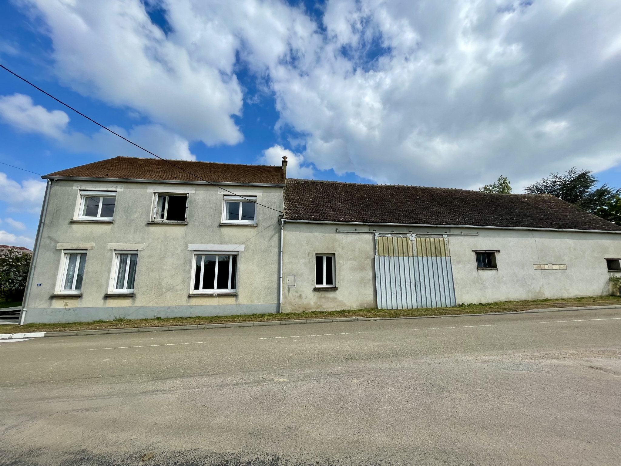 Maison 5 pièces - 126m² - VENOUSE