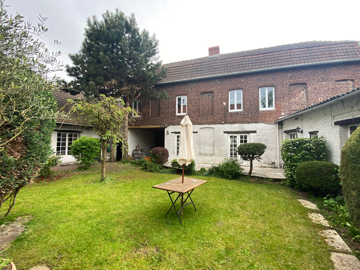 Maison 7 pièces - 273m²