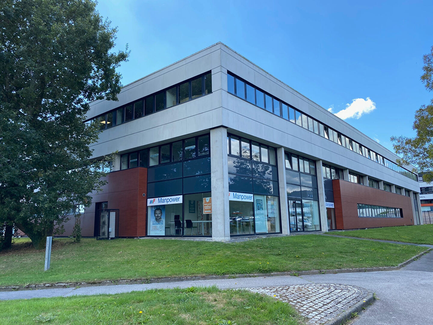 Local Professionnel  - 142m² - QUIMPER