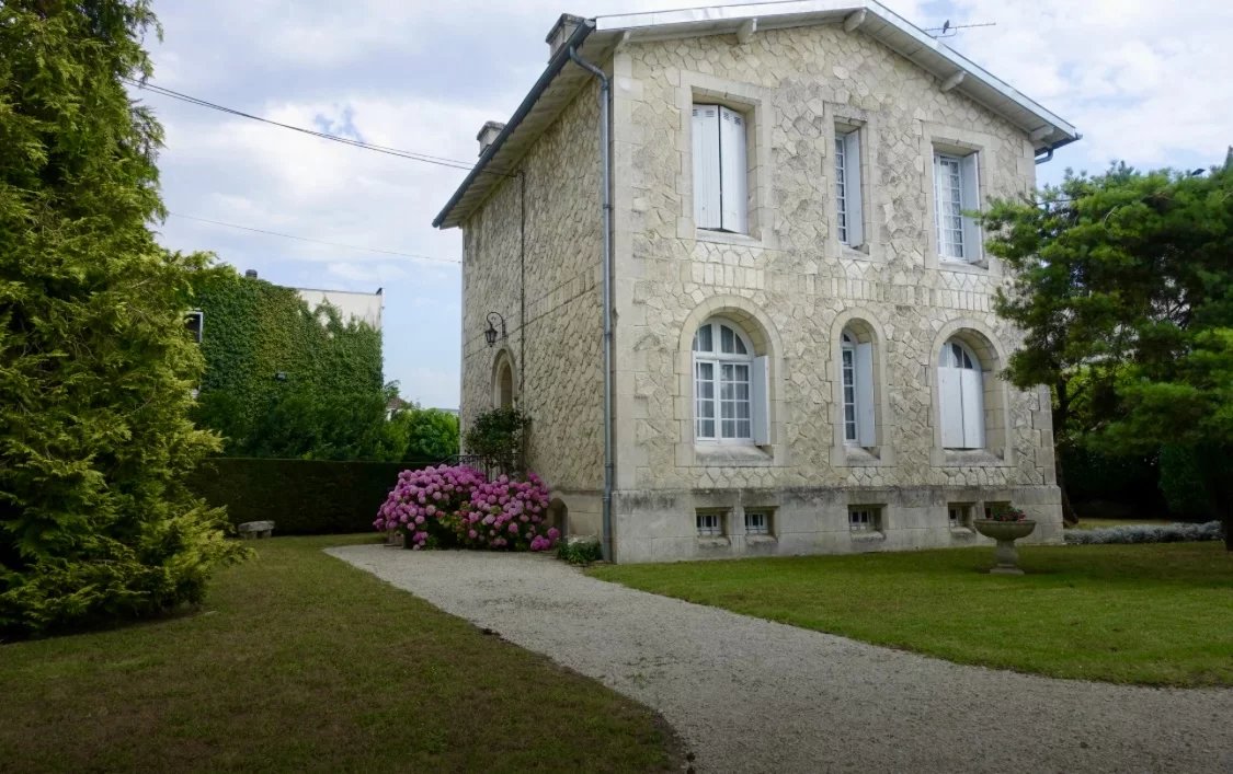 Maison 7 pièces - 126m² - SAINTES