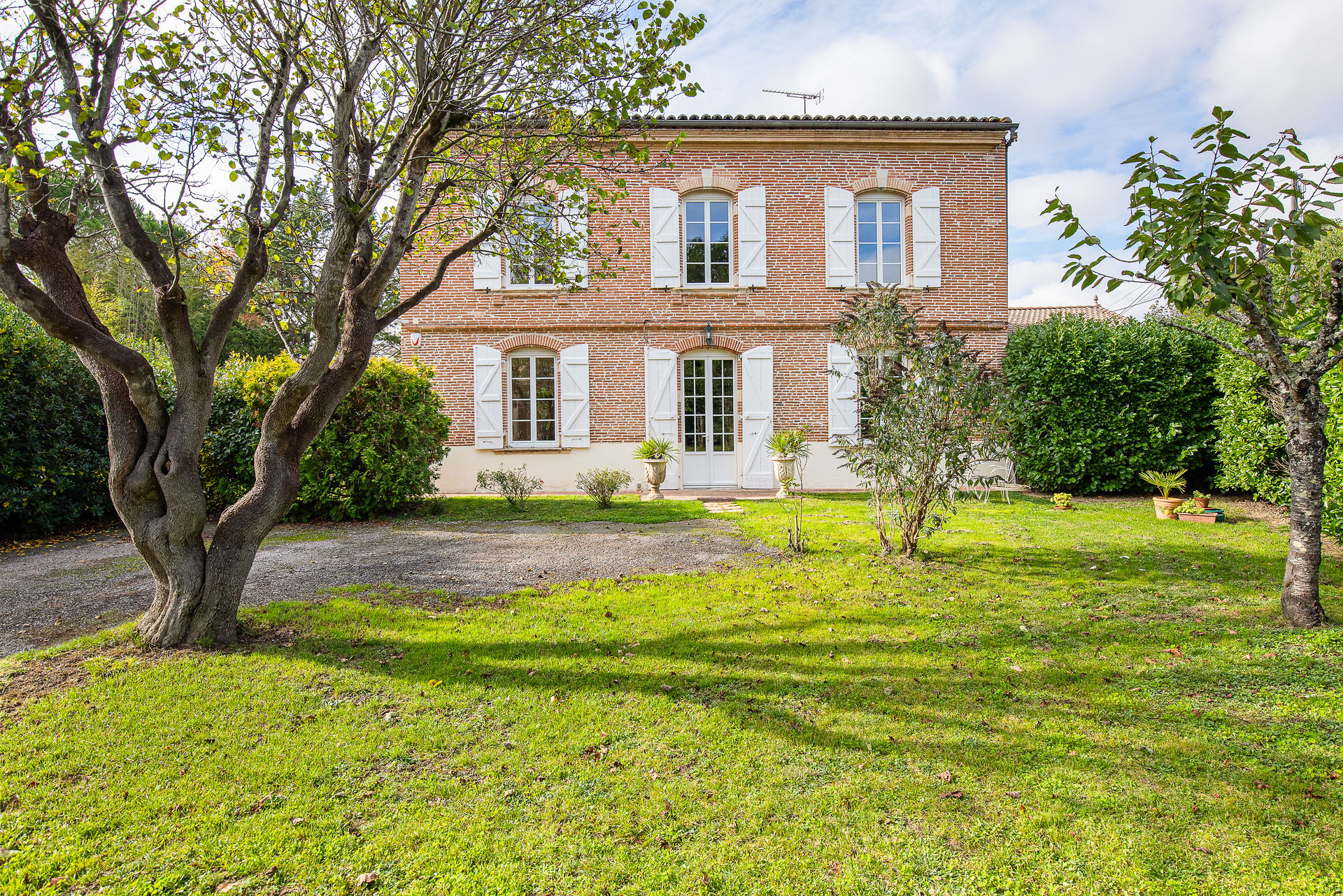 Maison 10 pièces - 300m² - PECHBONNIEU