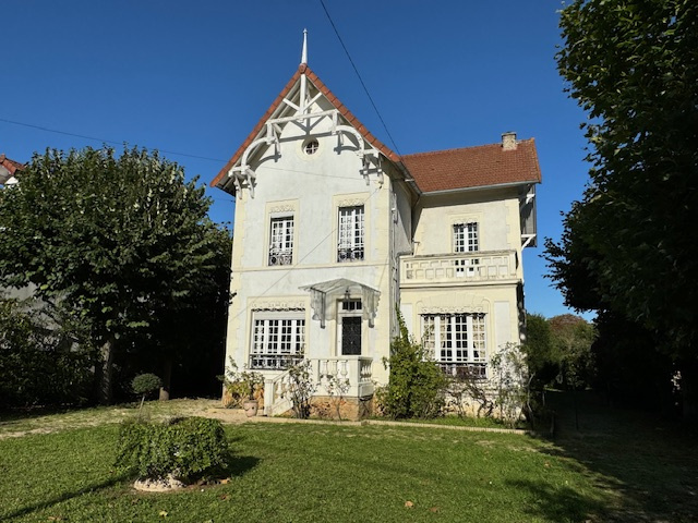 Maison 10 pièces - 240m² - VERNOUILLET