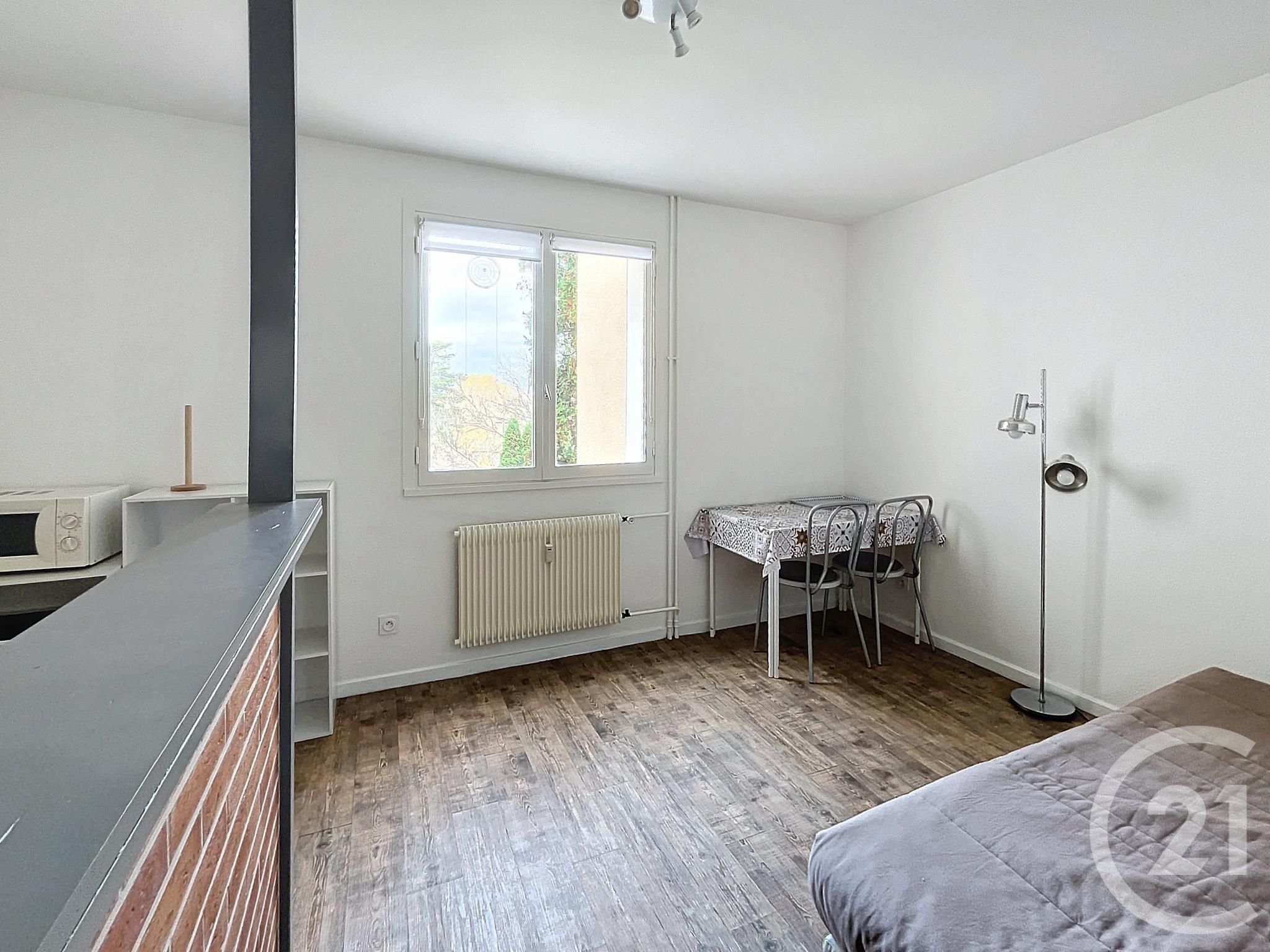 Appartement 1 pièce - 17m² - CLERMONT FERRAND