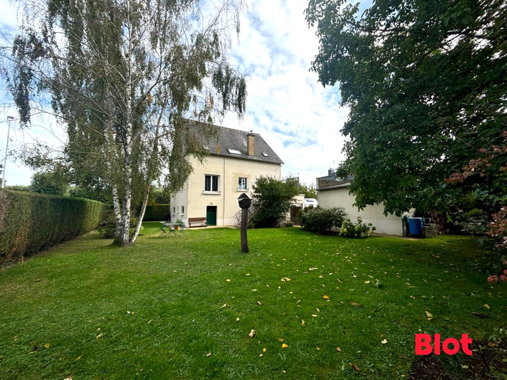 Maison 6 pièces - 152m² - CHARTRES DE BRETAGNE