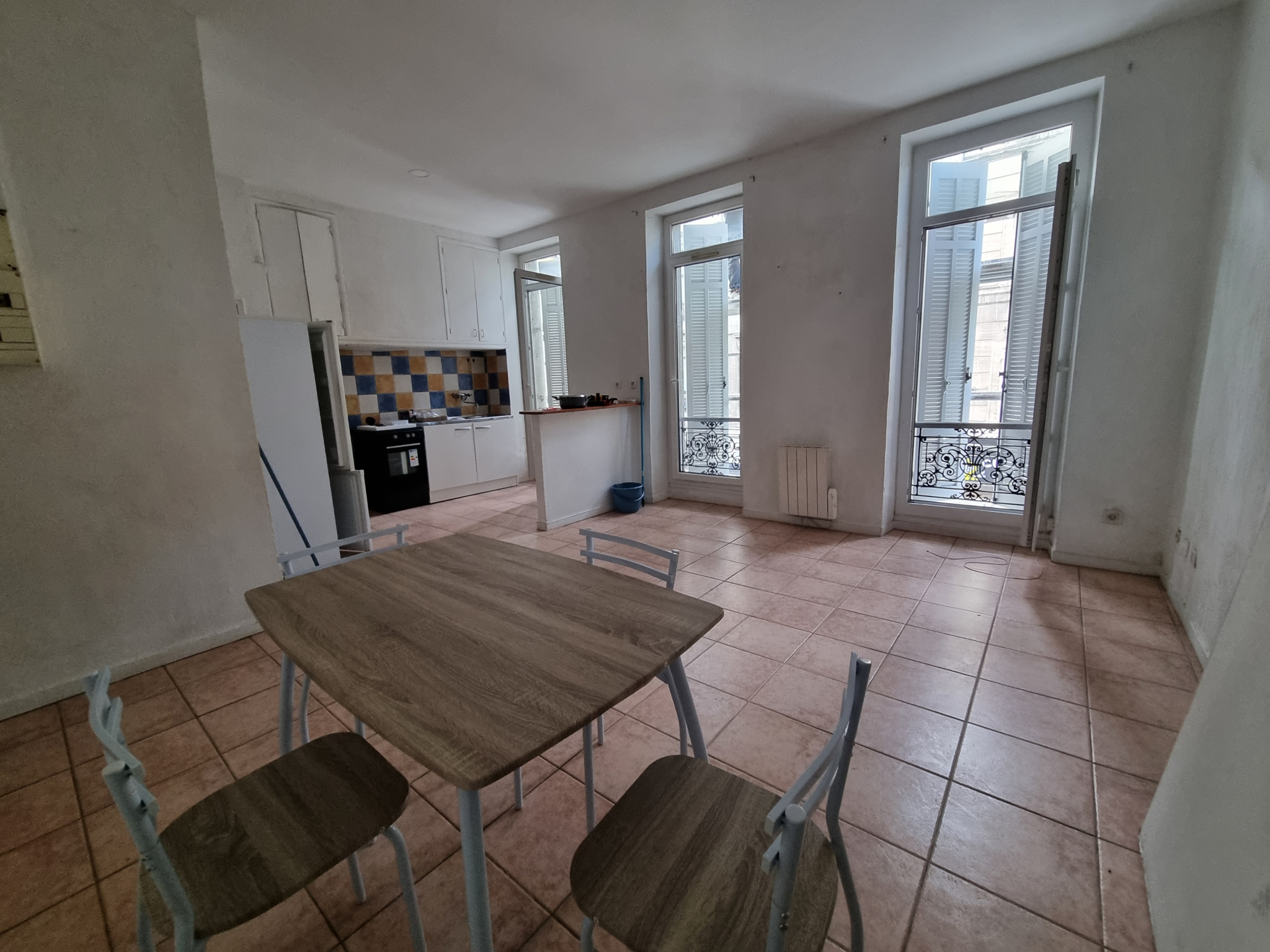 Appartement 3 pièces - 56m² - MARSEILLE  - 3ème