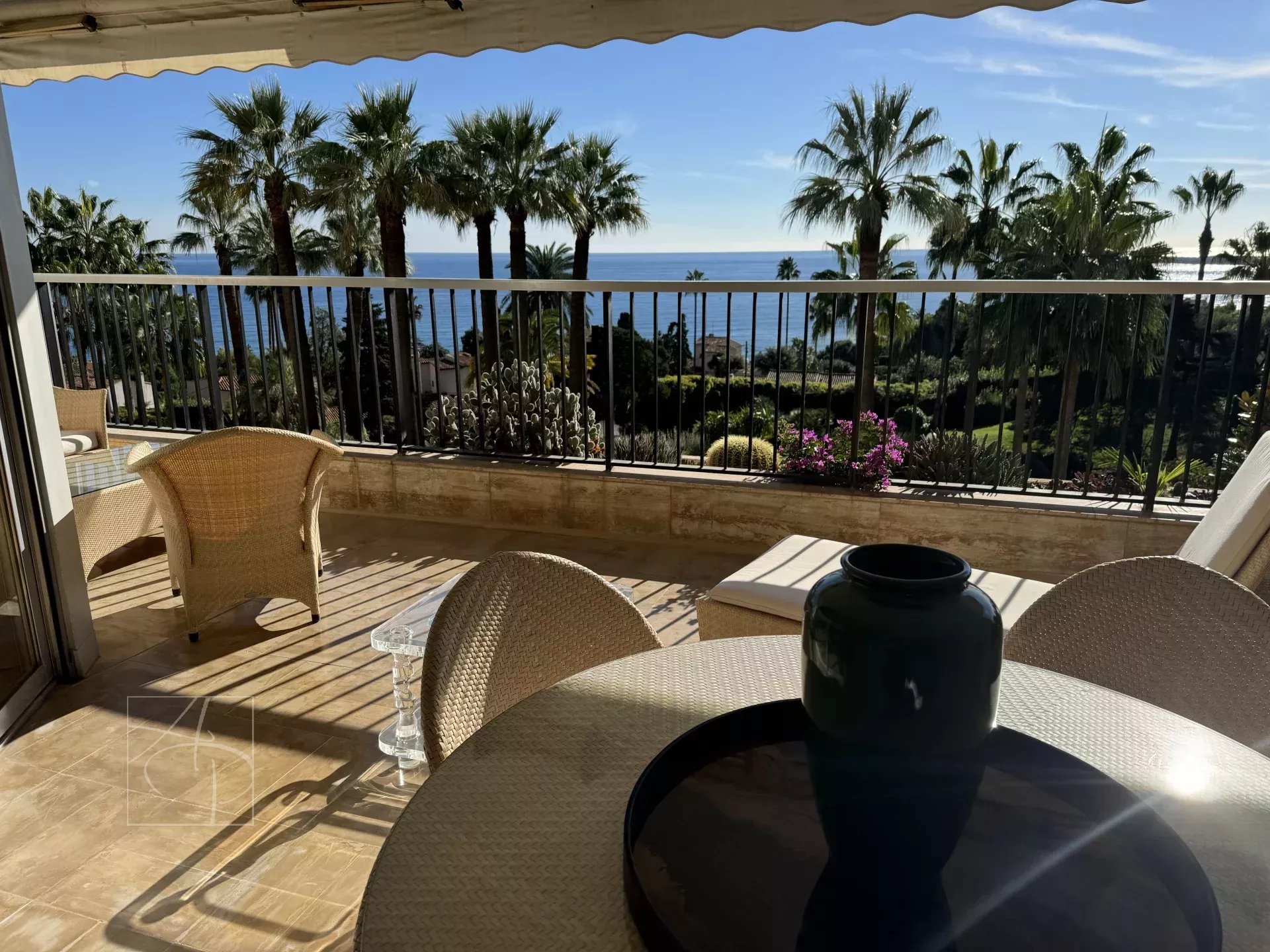 Appartement 2 pièces - 57m² - CANNES