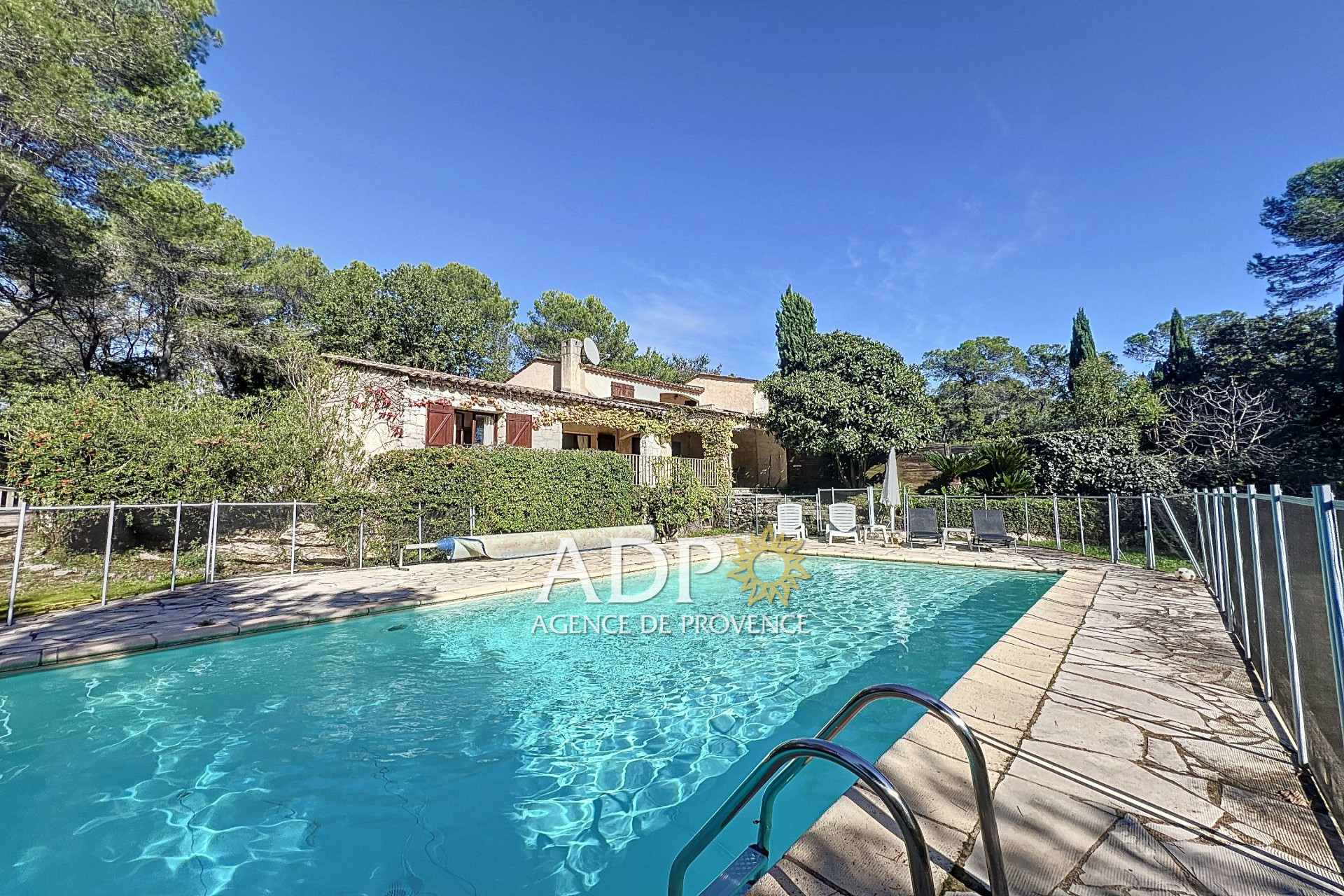 Maison 5 pièces - 125m² - VALBONNE