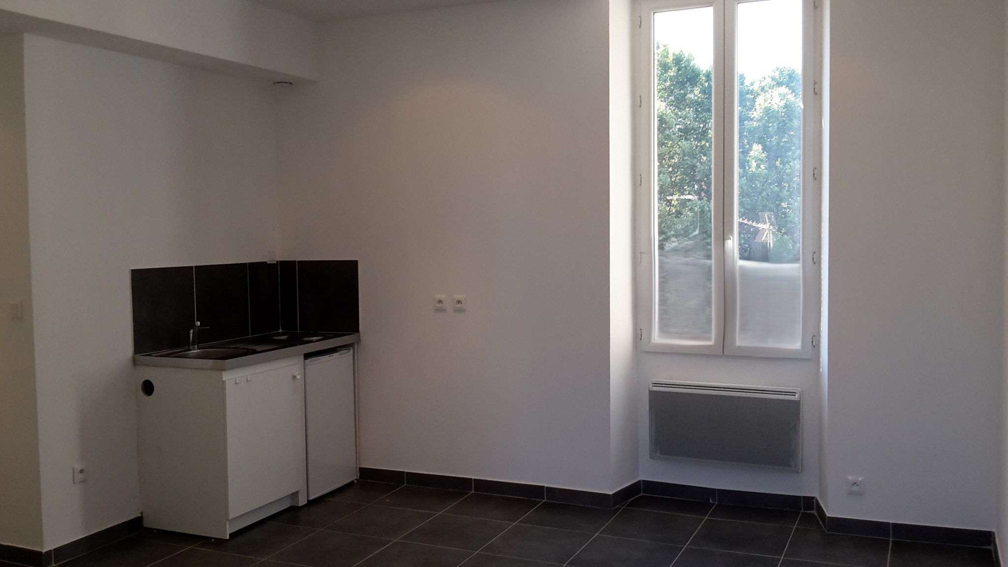 Appartement 1 pièce - 24m² - MARSEILLE  - 8ème