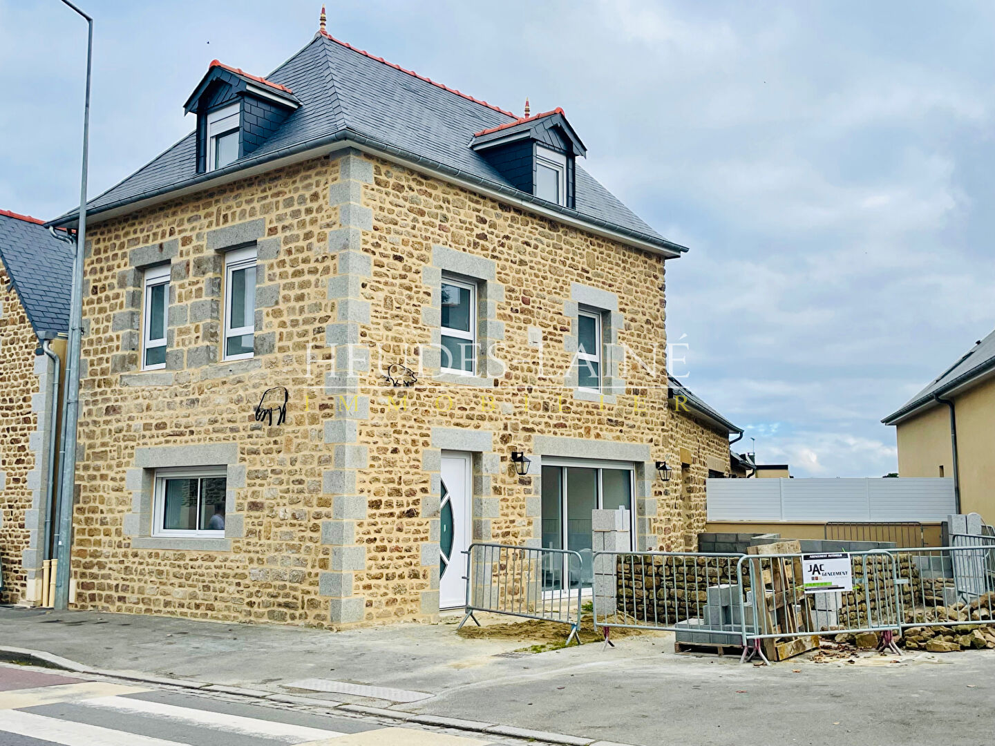 Maison 5 pièces - 76m² - PONTAUBAULT