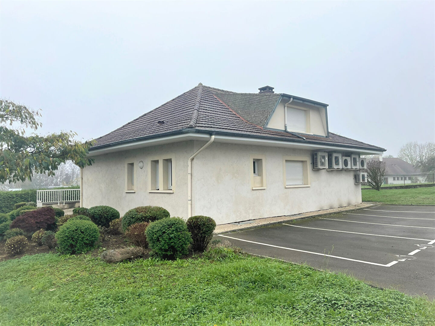 Local Professionnel  - 286m²