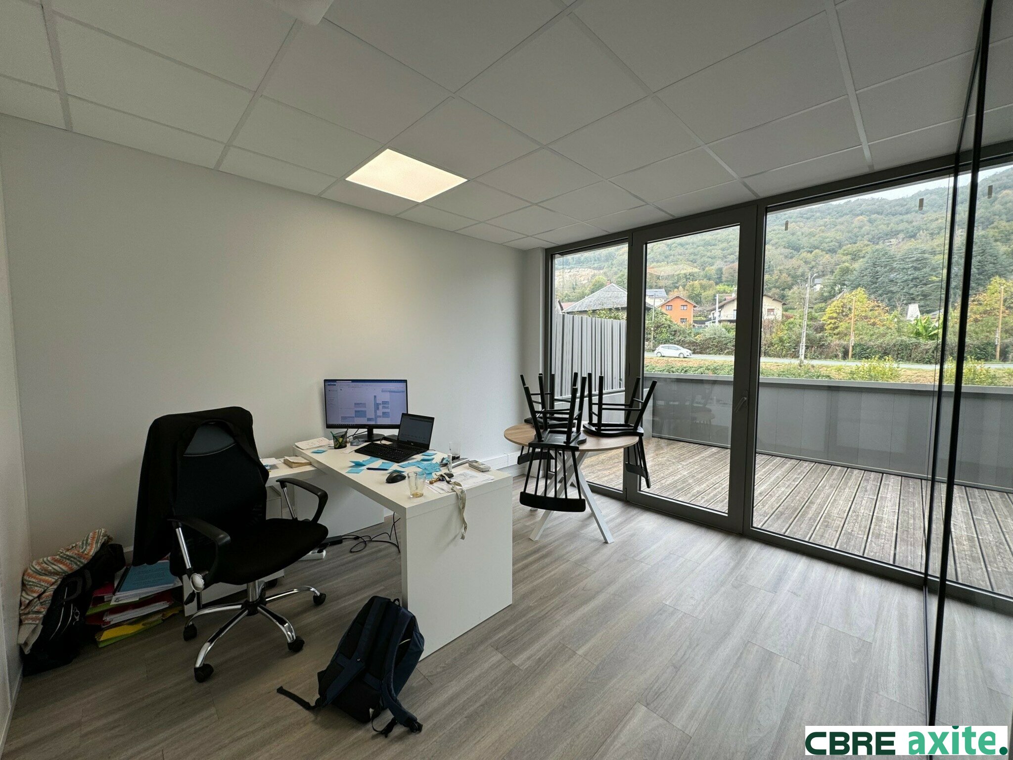 Local Professionnel  - 86m² - GRESY SUR AIX