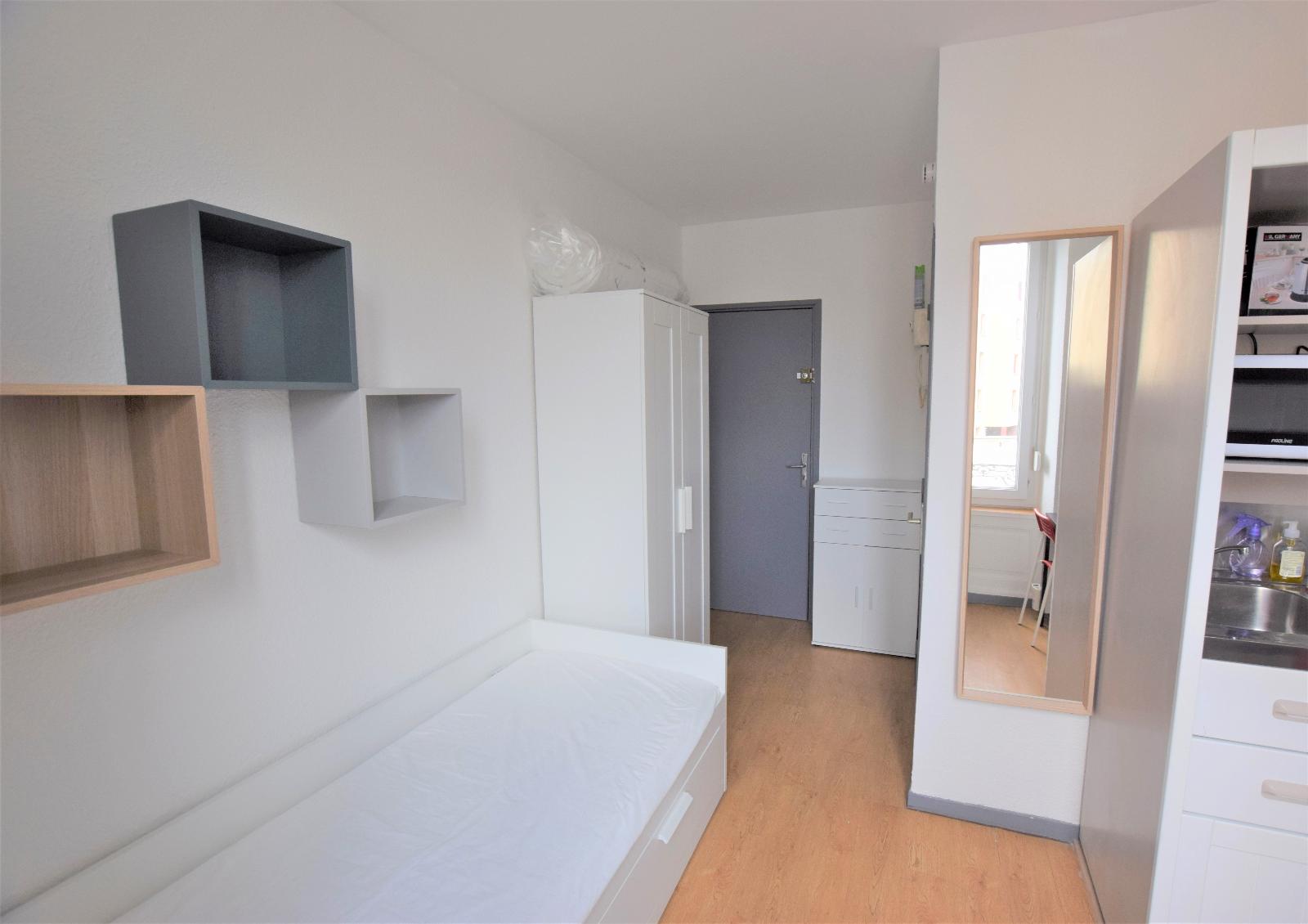 Appartement 1 pièce - 12m² - CLERMONT FERRAND