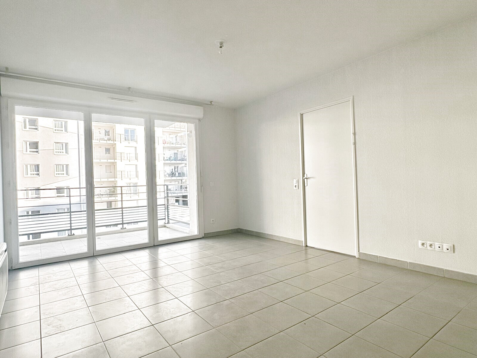 Appartement 2 pièces - 41m² - MARSEILLE  - 4ème