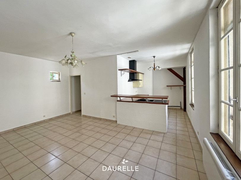 Appartement 2 pièces - 53m² - TARASCON